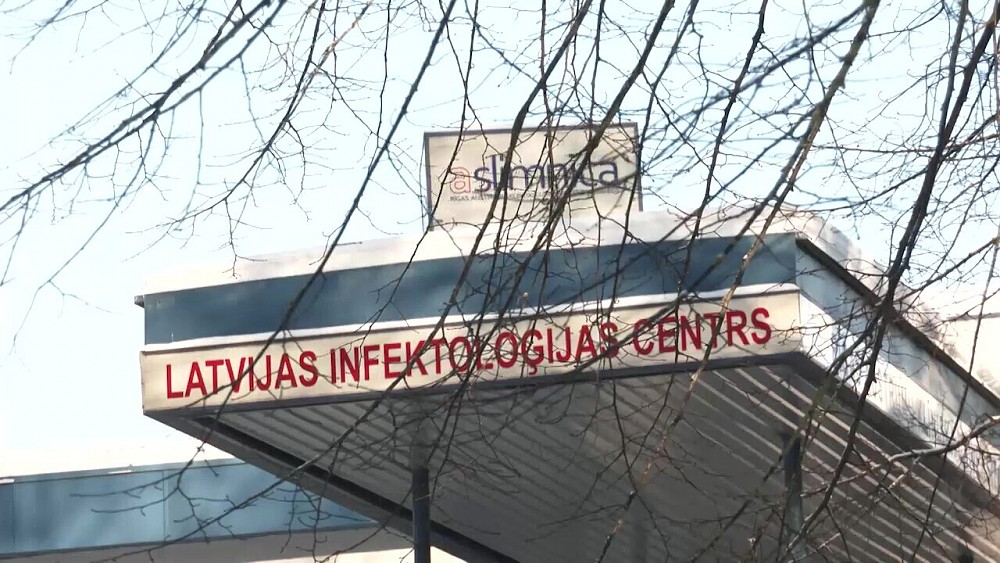Женщина в шоке от условий для ковид-больных в Центре инфектологии. Все пытались найти чем согреться