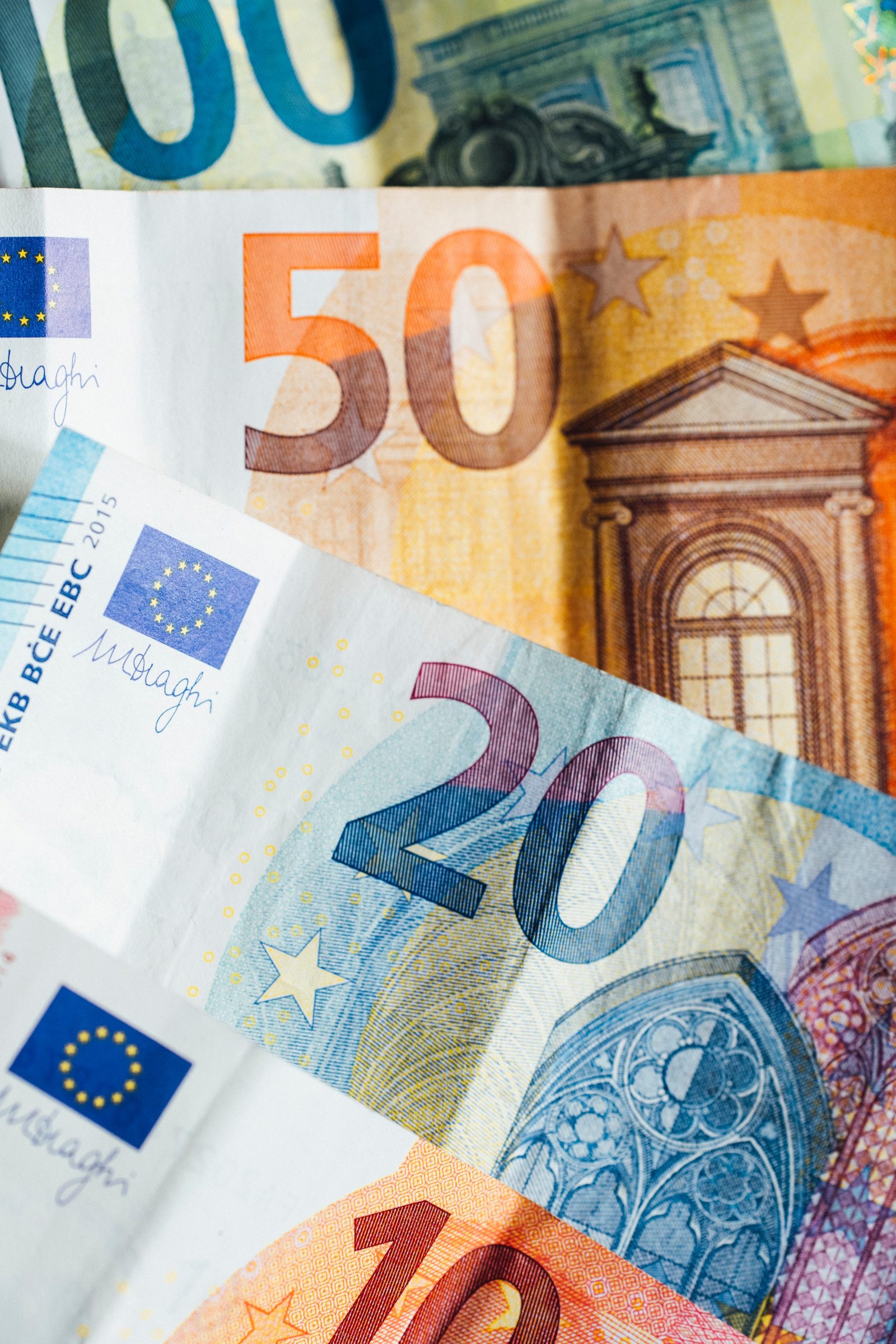 VID lūdz sākt kriminālvajāšanu par 52 500 eiro skaidras naudas nedeklarēšanu VID lūdz sākt kriminālvajāšanu par 52 500 eiro skaidras naudas nedeklarēšanu