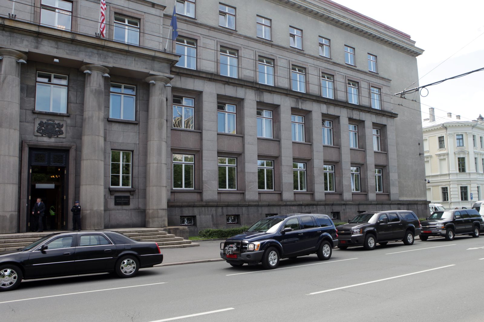 Министров-перебежчиков будут отправлять в отставку