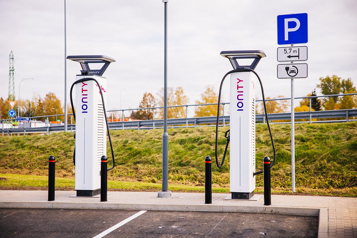 Circle K установит первые 4 зарядки на своих автозаправках Circle K установит первые 4 зарядки на своих автозаправках