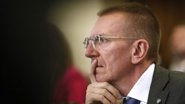 Ринкевич ставит упор на государственный язык как на рабочий язык, не исключая возможности высказываться на русском